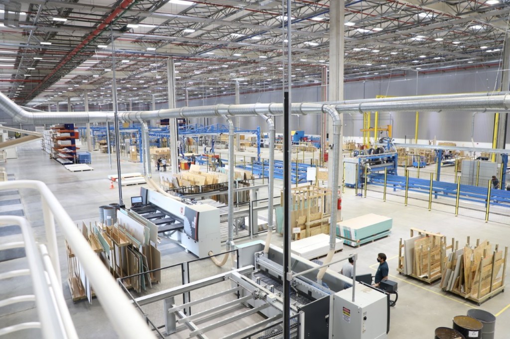Modern Brazilian flat-pack furniture factory with CNC automation and optimized layout — Vista Furniture Co. sourcing network